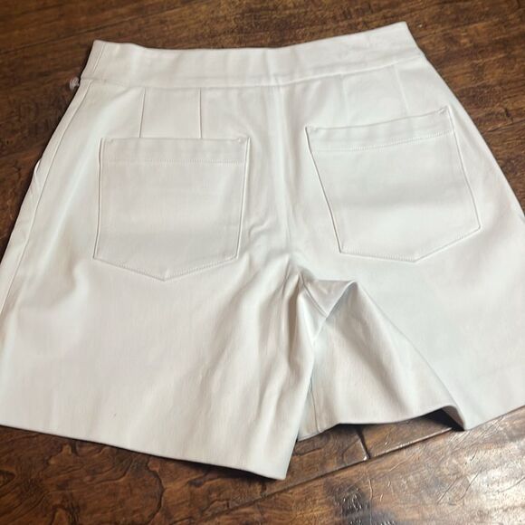 Spanx Classic 6” White Shorts, size XS - Picture 5 of 9